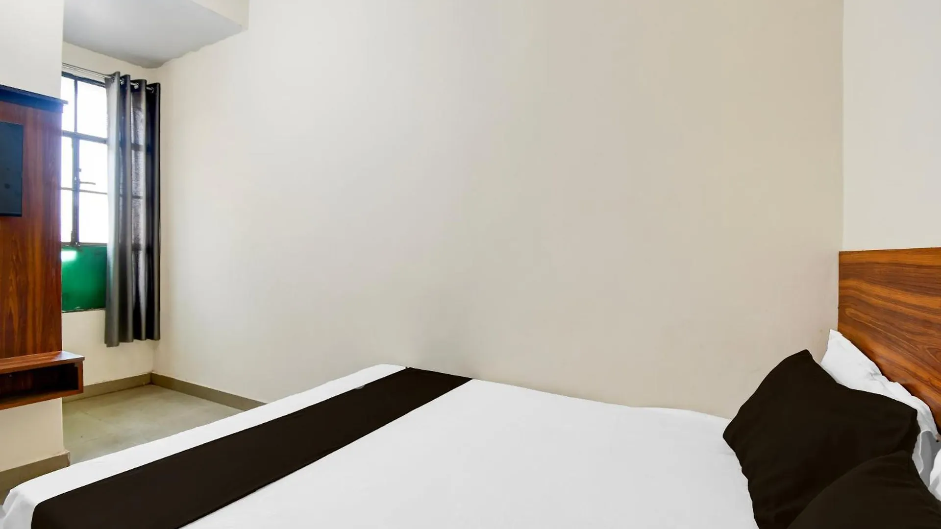 Hotel O Bhu Campus Βαρανάσι