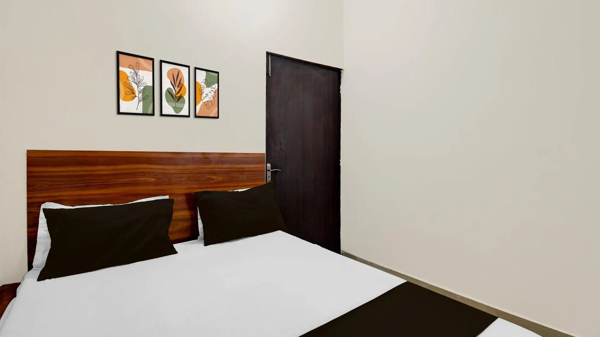 Hotel O Bhu Campus Βαρανάσι