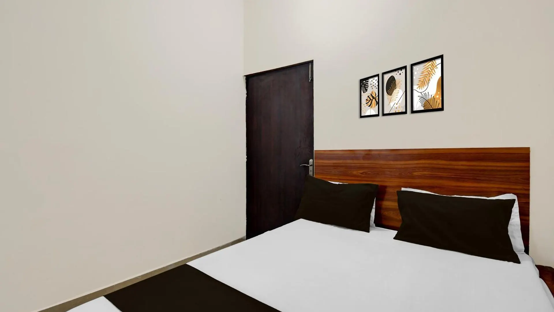Hotel O Bhu Campus Βαρανάσι